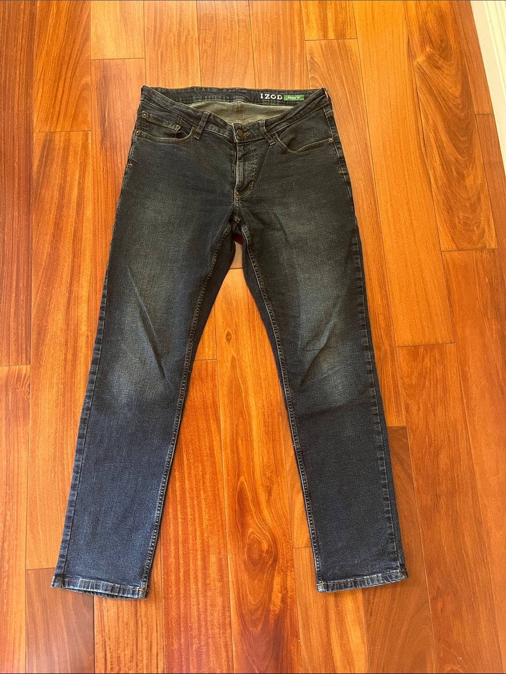 Izod Straight Fit Men's Jeans in Dark Blue - 34x32